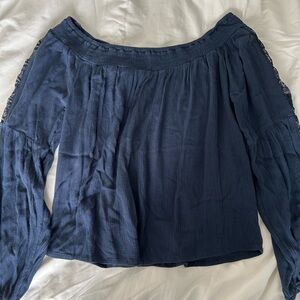 Hollister off the shoulder long sleeve top size small